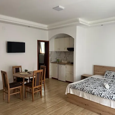 Bozinovic Apartment